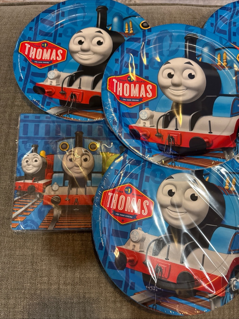 Thomas & Friends Bright Blue Kids Party Paper Plates - Character Design - Picture 3 of 5